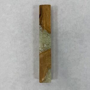 ANTHROPOLOGIE Ice Crackle Monogram Letter I